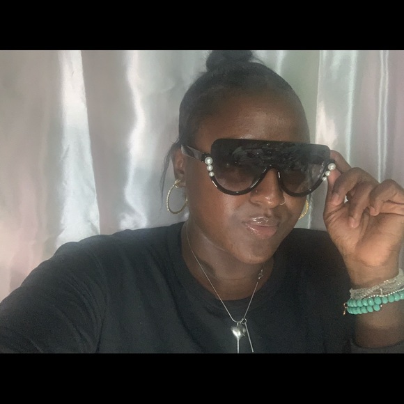 Glam Glasses - Picture 5 of 5